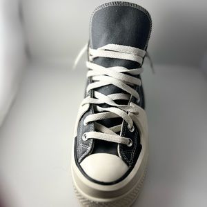 CONVERSE SIZE 10.5 MENS